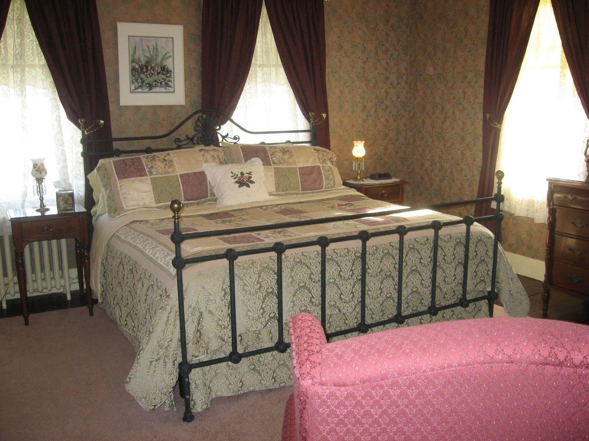 Centennial House Bed And Breakfast Northfield Exteriör bild