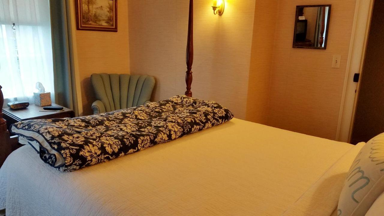 Centennial House Bed And Breakfast Northfield Exteriör bild